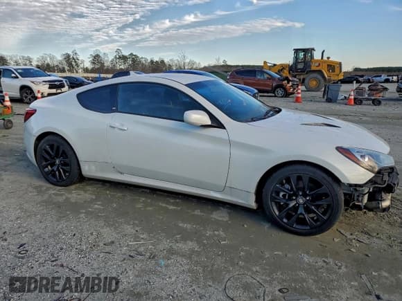 ✅ 2013 Hyundai Genesis Coupe Premium • VIN: KMHHT6KD5DU096201 • Лот: 96333425. Опубликован ранее на Copart с пробегом 102 821 миль. Бесплатный доступ к архиву аукционных продаж из США и подробный отчёт об истории автомобиля на DreamBid. Изображение 4.