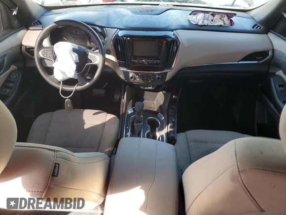 ✅ 2023 Chevrolet Traverse LS • VIN: 1GNERFKW8PJ213001 • Lot: 92237685. Wystawiony na Copart z przebiegiem 67 933 mil. Bezpłatny archiwum sprzedaży aukcyjnych z USA i szczegółowy raport historii pojazdu na DreamBid. Zdjęcie 8.