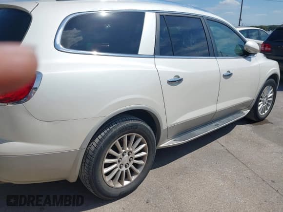 ✅ 2012 Buick Enclave Leather • VIN: 5GAKRCED6CJ359204 • Lot: 43336580. Wystawiony na IAAI z przebiegiem 157 199 mil. Bezpłatny archiwum sprzedaży aukcyjnych z USA i szczegółowy raport historii pojazdu na DreamBid. Zdjęcie 4.