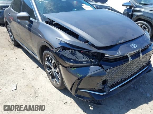 ✅ 2024 Toyota Crown XLE • VIN: JTDAAAAF4R3018149 • Lot: 42293604. Wystawiony na IAAI z przebiegiem 22 408 mil. Bezpłatny archiwum sprzedaży aukcyjnych z USA i szczegółowy raport historii pojazdu na DreamBid. Zdjęcie 12.