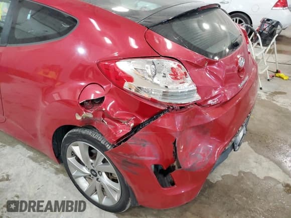 ✅ 2016 Hyundai Veloster • VIN: KMHTC6AD3GU299703 • Lot: 70024943. Wystawiony na Copart z przebiegiem 82 933 mil. Bezpłatny archiwum sprzedaży aukcyjnych z USA i szczegółowy raport historii pojazdu na DreamBid. Zdjęcie 9.