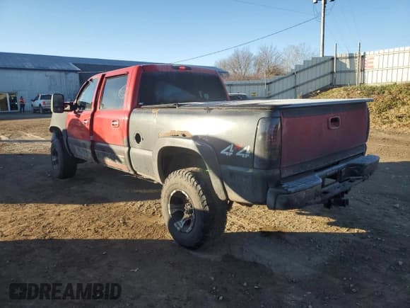 ✅ 2005 Chevrolet Silverado 2500HD LS • VIN: 1GCHK23235F948175 • Lot: 93094835. Wystawiony na Copart z przebiegiem Nie podano. Bezpłatny archiwum sprzedaży aukcyjnych z USA i szczegółowy raport historii pojazdu na DreamBid. Zdjęcie 2.