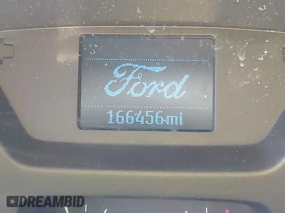 ✅ 2015 Ford Transit XL • VIN: 1FBZX2YM8FKB18966 • Lot: 41638793. Wystawiony na IAAI z przebiegiem 166 456 mil. Bezpłatny archiwum sprzedaży aukcyjnych z USA i szczegółowy raport historii pojazdu na DreamBid. Zdjęcie 15.