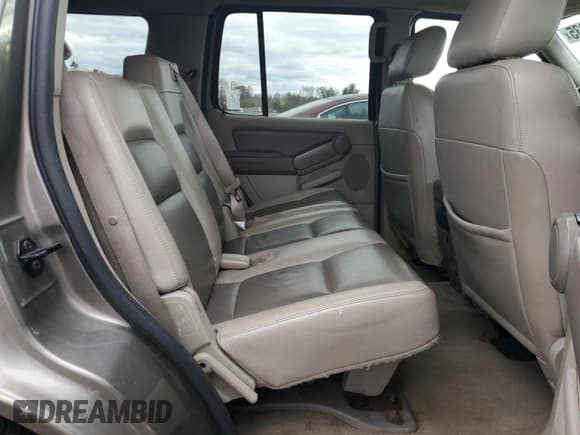 ✅ 2006 Ford Explorer XLT • VIN: 1FMEU73806UA11372 • Lot: 92585035. Listed on Copart with 124,345 mi. Free auction sales archive from the USA and detailed vehicle history report at DreamBid. Image 11.