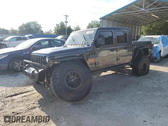 ✅ 2021 Jeep Gladiator Sport S • VIN: 1C6HJTAG9ML516088 • Lot: 71263085. Wystawiony na Copart z przebiegiem 106 200 mil. Bezpłatny archiwum sprzedaży aukcyjnych z USA i szczegółowy raport historii pojazdu na DreamBid. Zdjęcie 1.