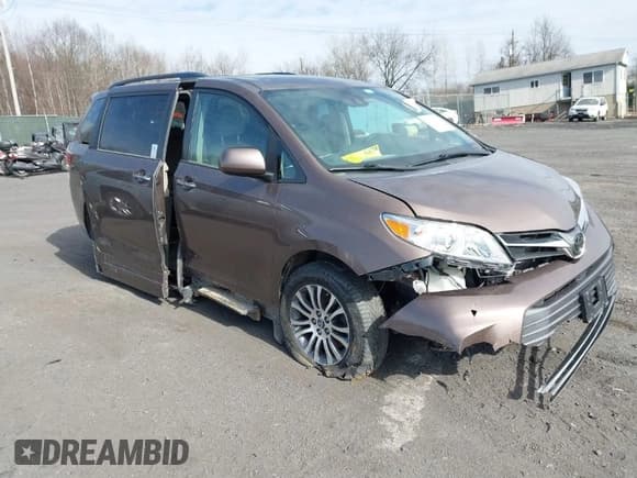 ✅ 2020 Toyota Sienna XLE Auto Access Seat • VIN: 5TDYZ3DCXLS050310 • Lot: 41469930. Listed on IAAI with 77,370 mi. Free auction sales archive from the USA and detailed vehicle history report at DreamBid. Image 1.