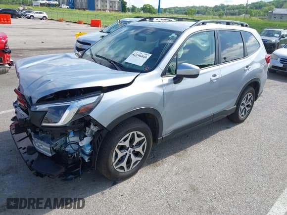 ✅ 2024 Subaru Forester Premium • VIN: JF2SKADC6RH408211 • Lot: 42296810. Listed on IAAI with 7,785 mi. Free auction sales archive from the USA and detailed vehicle history report at DreamBid. Image 18.