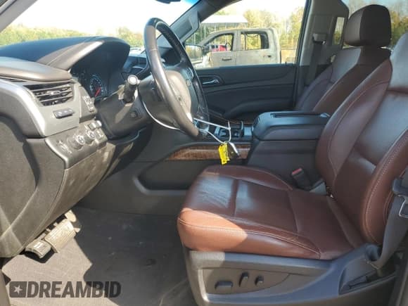 ✅ 2019 Chevrolet Suburban Premier • VIN: 1GNSKJKJ3KR291615 • Lot: 90142665. Wystawiony na Copart z przebiegiem 130 860 mil. Bezpłatny archiwum sprzedaży aukcyjnych z USA i szczegółowy raport historii pojazdu na DreamBid. Zdjęcie 7.
