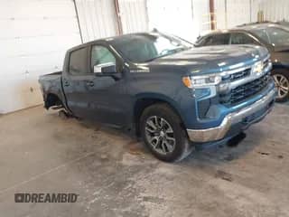 ✅ 2024 Chevrolet Silverado 1500 LT • VIN: 1GCPDKEKXRZ184977 • Лот: 43245611. Опубликован ранее на IAAI с пробегом 26 577 миль. Бесплатный доступ к архиву аукционных продаж из США и подробный отчёт об истории автомобиля на DreamBid. Изображение 1.