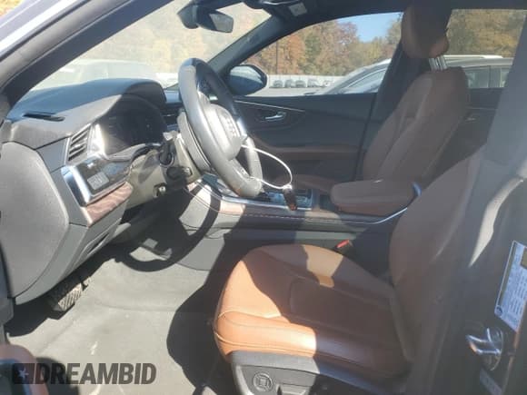 ✅ 2020 Audi Q8 Premium Plus • VIN: WA1BVAF16LD025363 • Лот: 76020984. Опубликован ранее на Copart с пробегом 48 724 миль. Бесплатный доступ к архиву аукционных продаж из США и подробный отчёт об истории автомобиля на DreamBid. Изображение 7.