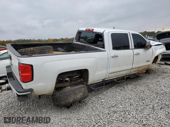 ✅ 2017 Chevrolet Silverado 2500HD LT • VIN: 1GC1KVEYXHF246279 • Lot: 91228545. Listed on Copart with 199,015 mi. Free auction sales archive from the USA and detailed vehicle history report at DreamBid. Image 3.
