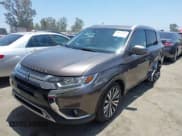 ✅ 2020 Mitsubishi Outlander SE • VIN: JA4AD3A34LZ003741 • Lot: 42617496. Wystawiony na IAAI z przebiegiem 39 822 mil. Bezpłatny archiwum sprzedaży aukcyjnych z USA i szczegółowy raport historii pojazdu na DreamBid. Zdjęcie 2.