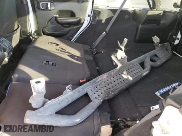 ✅ 2019 Jeep Wrangler Unlimited Sport S • VIN: 1C4HJXDG1KW532972 • Lot: 82453845. Listed on Copart with 81,572 mi. Free auction sales archive from the USA and detailed vehicle history report at DreamBid. Image 13.