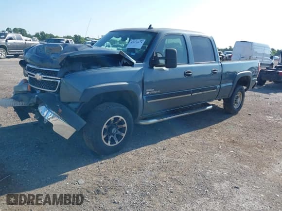 ✅ 2006 Chevrolet Silverado 2500HD LT3 • VIN: 1GCHK23D36F233447 • Лот: 42676674. Опубликован ранее на IAAI с пробегом Не указан. Бесплатный доступ к архиву аукционных продаж из США и подробный отчёт об истории автомобиля на DreamBid. Изображение 2.