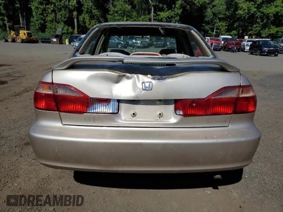✅ 2000 Honda Accord SE • VIN: 1HGCG6699YA078317 • Lot: 80666365. Listed on Copart with 278,168 mi. Free auction sales archive from the USA and detailed vehicle history report at DreamBid. Image 6.