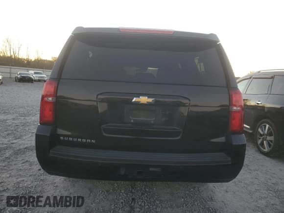 ✅ 2018 Chevrolet Suburban LT • VIN: 1GNSCHKC1JR389015 • Lot: 80852524. Wystawiony na Copart z przebiegiem 164 252 mil. Bezpłatny archiwum sprzedaży aukcyjnych z USA i szczegółowy raport historii pojazdu na DreamBid. Zdjęcie 6.
