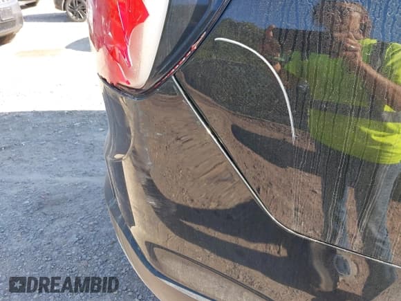 ✅ 2017 GMC Acadia SLE • VIN: 1GKKNSLS1HZ319969 • Lot: 43072448. Listed on IAAI with 124,563 mi. Free auction sales archive from the USA and detailed vehicle history report at DreamBid. Image 17.