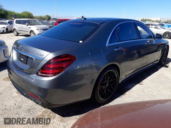 ✅ 2019 Mercedes-Benz S 63 AMG • VIN: WDDUG8JBXKA496469 • Lot: 69417233. Wystawiony na Copart z przebiegiem 44 761 mil. Bezpłatny archiwum sprzedaży aukcyjnych z USA i szczegółowy raport historii pojazdu na DreamBid. Zdjęcie 3.