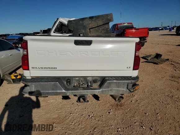 ✅ 2024 Chevrolet Silverado 2500HD LT • VIN: 1GC1YNEY5RF219605 • Лот: 90064945. Опубликован ранее на Copart с пробегом Не указан. Бесплатный доступ к архиву аукционных продаж из США и подробный отчёт об истории автомобиля на DreamBid. Изображение 6.