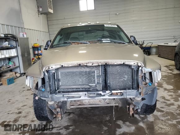 ✅ 2004 Dodge 2500 ST • VIN: 3D7KA28D64G281057 • Lot: 67813615. Wystawiony na Copart z przebiegiem 162 193 mil. Bezpłatny archiwum sprzedaży aukcyjnych z USA i szczegółowy raport historii pojazdu na DreamBid. Zdjęcie 5.