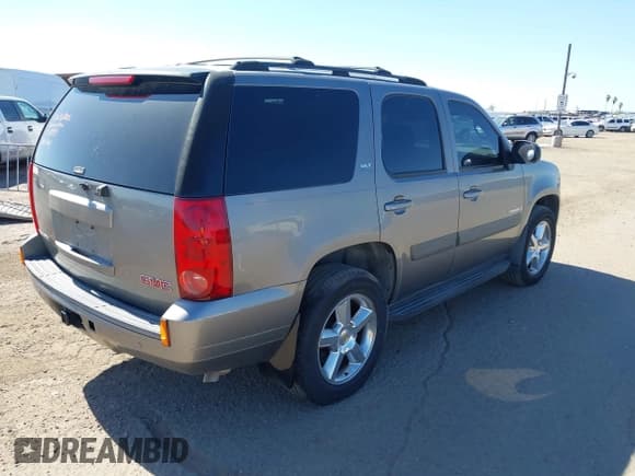 ✅ 2007 GMC Yukon SLE • VIN: 1GKFK13037R172099 • Лот: 42517971. Опубликован ранее на IAAI с пробегом 206 472 миль. Бесплатный доступ к архиву аукционных продаж из США и подробный отчёт об истории автомобиля на DreamBid. Изображение 4.