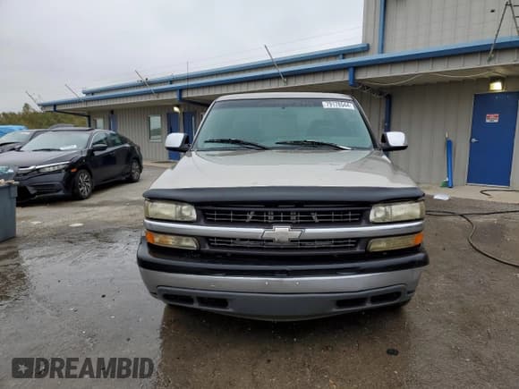 ✅ 2000 Chevrolet Silverado 1500 LS • VIN: 1GCEC19T1YZ157995 • Лот: 79178544. Опубликован ранее на Copart с пробегом 324 088 миль. Бесплатный доступ к архиву аукционных продаж из США и подробный отчёт об истории автомобиля на DreamBid. Изображение 5.