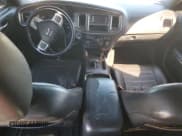 ✅ 2012 Dodge Charger SE • VIN: 2C3CDXBG2CH185886 • Lot: 82521335. Wystawiony na Copart z przebiegiem Nie podano. Bezpłatny archiwum sprzedaży aukcyjnych z USA i szczegółowy raport historii pojazdu na DreamBid. Zdjęcie 8.