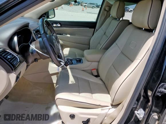 ✅ 2019 Jeep Grand Cherokee Overland • VIN: 1C4RJFCG8KC638790 • Lot: 69381215. Listed on Copart with 49,150 mi. Free auction sales archive from the USA and detailed vehicle history report at DreamBid. Image 7.