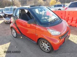 ✅ 2008 Smart fortwo Passion • VIN: WMEEK31X38K136105 • Lot: 43727810. Wystawiony na IAAI z przebiegiem 79 034 mil. Bezpłatny archiwum sprzedaży aukcyjnych z USA i szczegółowy raport historii pojazdu na DreamBid. Zdjęcie 1.