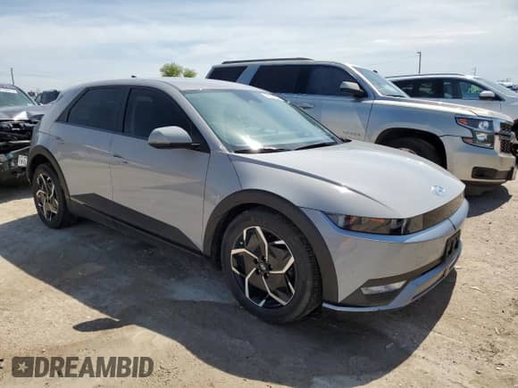 2022 Hyundai Ioniq 5 SE z VIN KM8KM4AE2NU051588, wystawiony jako Copart lot #47071864 z przebiegiem 27 894 mil mil oraz Szkoda całkowita • Salvage title. Historia ofert i sprzedaży dostępna na DreamBid. Obrazek 4.