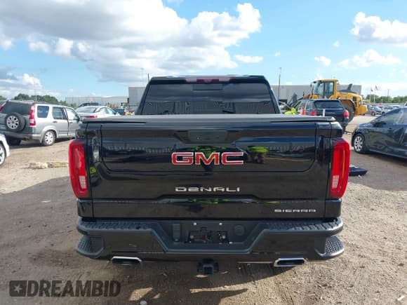 ✅ 2021 GMC Sierra 1500 Denali • VIN: 3GTU9FELXMG337175 • Lot: 43262344. Listed on IAAI with 26,877 mi. Free auction sales archive from the USA and detailed vehicle history report at DreamBid. Image 16.