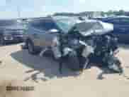 2018 Hyundai Santa Fe 2.4L z VIN 5NMZUDLB1JH065408, wystawiony jako IAAI lot #43342396 z przebiegiem 113 154 mil mil oraz . Historia ofert i sprzedaży dostępna na DreamBid. Obrazek 1.