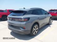 ✅ 2023 Volkswagen ID.4 Pro S • VIN: 1V2GNPE80PC006590 • Lot: 42178241. Wystawiony na IAAI z przebiegiem 17 177 mil. Bezpłatny archiwum sprzedaży aukcyjnych z USA i szczegółowy raport historii pojazdu na DreamBid. Zdjęcie 4.