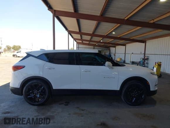 ✅ 2023 Chevrolet Blazer LT • VIN: 3GNKBCR41PS181064 • Lot: 42904641. Listed on IAAI with 26,617 mi. Free auction sales archive from the USA and detailed vehicle history report at DreamBid. Image 13.