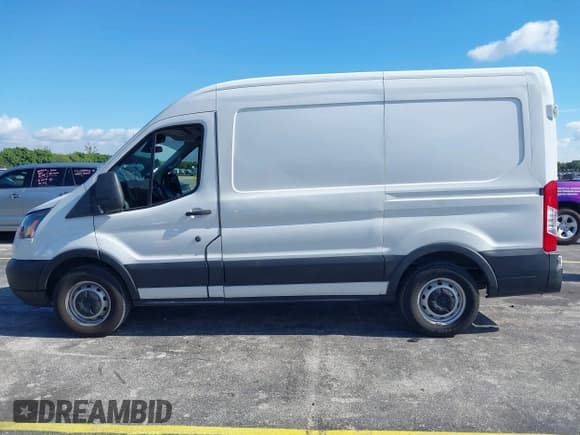 ✅ 2019 Ford Transit • VIN: 1FTYE1CM1KKA05322 • Lot: 43040678. Wystawiony na IAAI z przebiegiem 79 266 mil. Bezpłatny archiwum sprzedaży aukcyjnych z USA i szczegółowy raport historii pojazdu na DreamBid. Zdjęcie 14.