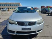 ✅ 2011 Kia Forte EX • VIN: KNAFU4A27B5414241 • Lot: 69451185. Wystawiony na Copart z przebiegiem Nie podano. Bezpłatny archiwum sprzedaży aukcyjnych z USA i szczegółowy raport historii pojazdu na DreamBid. Zdjęcie 5.