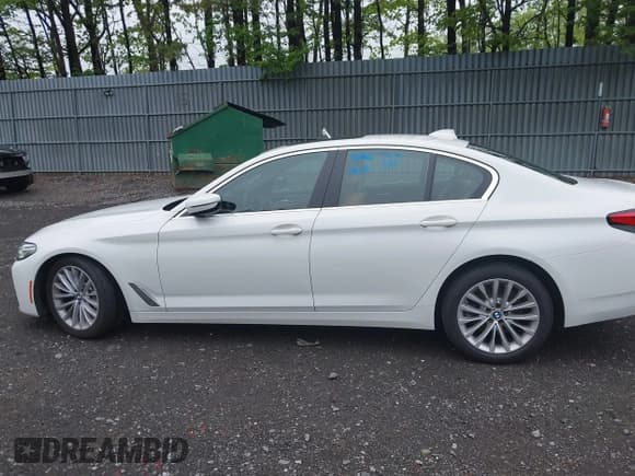 ✅ 2021 BMW 5 Series 530i xDrive • VIN: WBA13BJ03MCG80602 • Lot: 42268907. Listed on IAAI with 63,698 mi. Free auction sales archive from the USA and detailed vehicle history report at DreamBid. Image 14.