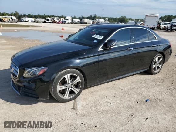 ✅ 2018 Mercedes-Benz E 300 • VIN: WDDZF4JB1JA301102 • Lot: 71620095. Wystawiony na Copart z przebiegiem Nie podano. Bezpłatny archiwum sprzedaży aukcyjnych z USA i szczegółowy raport historii pojazdu na DreamBid. Zdjęcie 1.