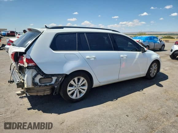 ✅ 2017 Volkswagen Golf S • VIN: 3VW017AU0HM531275 • Lot: 68853235. Wystawiony na Copart z przebiegiem 128 644 mil. Bezpłatny archiwum sprzedaży aukcyjnych z USA i szczegółowy raport historii pojazdu na DreamBid. Zdjęcie 3.