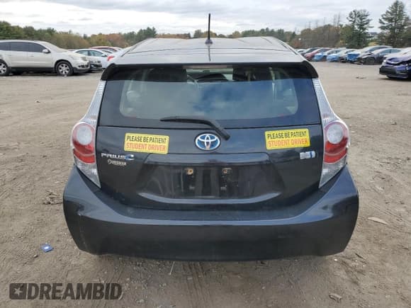 ✅ 2013 Toyota Prius Two • VIN: JTDKDTB34D1537539 • Lot: 90098715. Listed on Copart with 77,192 mi. Free auction sales archive from the USA and detailed vehicle history report at DreamBid. Image 6.
