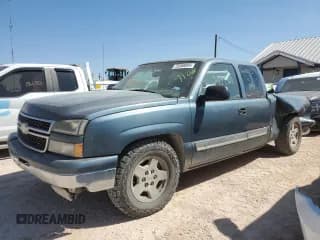✅ 2006 Chevrolet Silverado 1500 LT1 • VIN: 1GCEC19T76Z151020 • Лот: 73388884. Опубликован ранее на Copart с пробегом 240 261 миль. Бесплатный доступ к архиву аукционных продаж из США и подробный отчёт об истории автомобиля на DreamBid. Изображение 1.