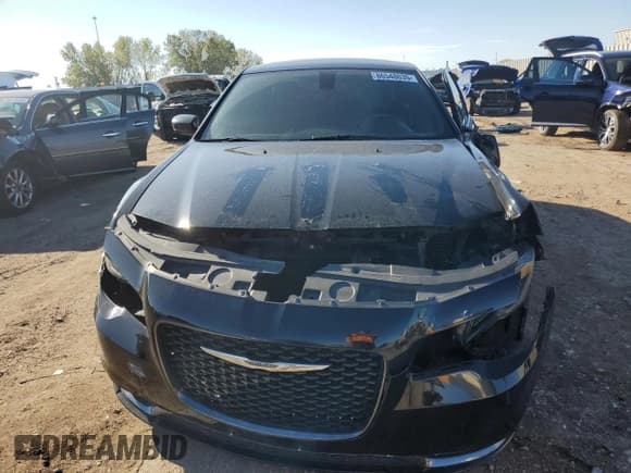 ✅ 2016 Chrysler 300 S • VIN: 2C3CCAGG3GH296428 • Lot: 86548035. Listed on Copart with 86,598 mi. Free auction sales archive from the USA and detailed vehicle history report at DreamBid. Image 5.