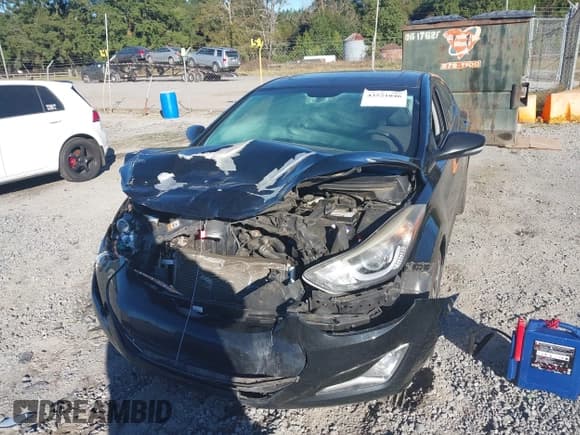 ✅ 2015 Hyundai Elantra SE • VIN: KMHDH4AE2FU433232 • Lot: 43521046. Listed on IAAI with 136,397 mi. Free auction sales archive from the USA and detailed vehicle history report at DreamBid. Image 6.