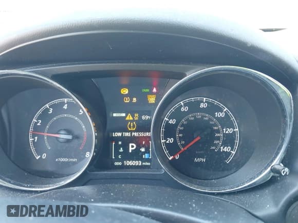 ✅ 2017 Mitsubishi Outlander ES • VIN: JA4AR3AU3HZ000427 • Lot: 42242515. Listed on IAAI with 106,093 mi. Free auction sales archive from the USA and detailed vehicle history report at DreamBid. Image 7.