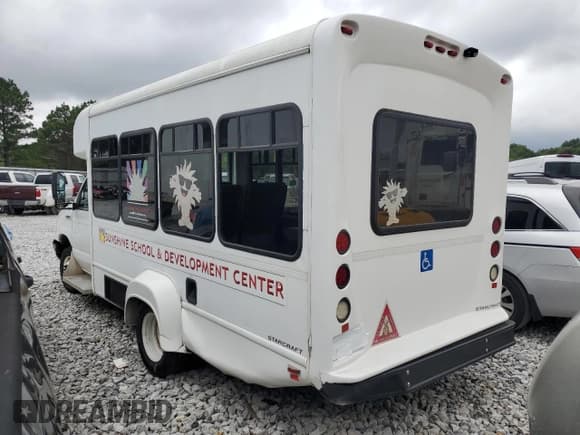 ✅ 2016 Ford Econoline Cargo • VIN: 1FDEE3FS1GDC53585 • Lot: 71219995. Wystawiony na Copart z przebiegiem Nie podano. Bezpłatny archiwum sprzedaży aukcyjnych z USA i szczegółowy raport historii pojazdu na DreamBid. Zdjęcie 3.