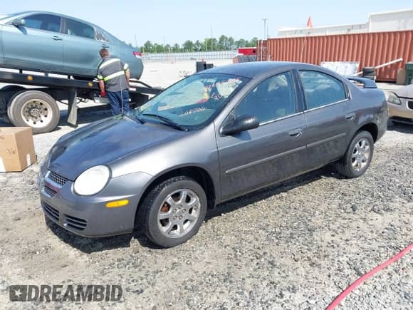 2004 Dodge Neon SXT z VIN 1B3ES56C14D608706, wystawiony jako IAAI lot #42295785 z przebiegiem 173 035 mil mil oraz . Historia ofert i sprzedaży dostępna na DreamBid. Obrazek 2.