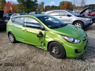 2013 Hyundai Accent GS z VIN KMHCT5AE4DU060319, wystawiony jako Copart lot #86409505 z przebiegiem 163 385 mil mil oraz Czysty tytuł • Clean title. Historia ofert i sprzedaży dostępna na DreamBid. Obrazek 4.