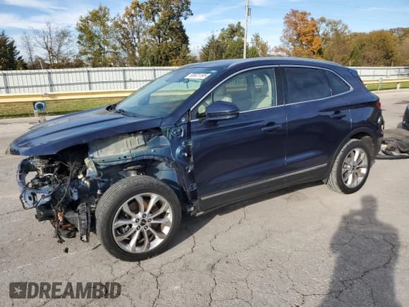 ✅ 2017 Lincoln MKC Select • VIN: 5LMCJ2D91HUL40091 • Lot: 90821195. Wystawiony na Copart z przebiegiem 61 672 mil. Bezpłatny archiwum sprzedaży aukcyjnych z USA i szczegółowy raport historii pojazdu na DreamBid. Zdjęcie 1.
