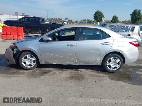 ✅ 2017 Toyota Corolla LE • VIN: 2T1BURHE1HC883562 • Лот: 43201951. Опубликован ранее на IAAI с пробегом 55 292 миль. Бесплатный доступ к архиву аукционных продаж из США и подробный отчёт об истории автомобиля на DreamBid. Изображение 13.