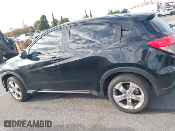 ✅ 2019 Honda HR-V LX • VIN: 3CZRU5H34KM722797 • Лот: 43507171. Опубликован ранее на IAAI с пробегом 57 199 миль. Бесплатный доступ к архиву аукционных продаж из США и подробный отчёт об истории автомобиля на DreamBid. Изображение 15.